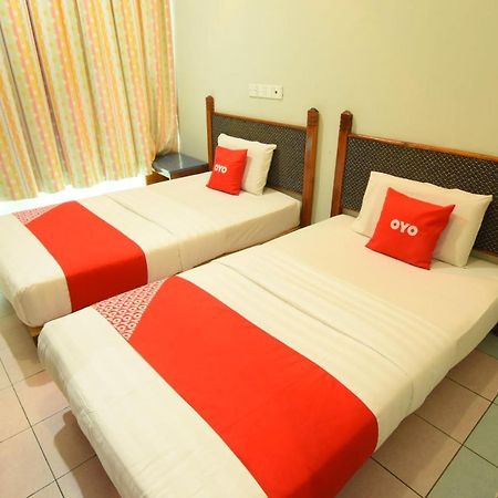 Oyo 89642 Highway Inn Mukah Exterior foto