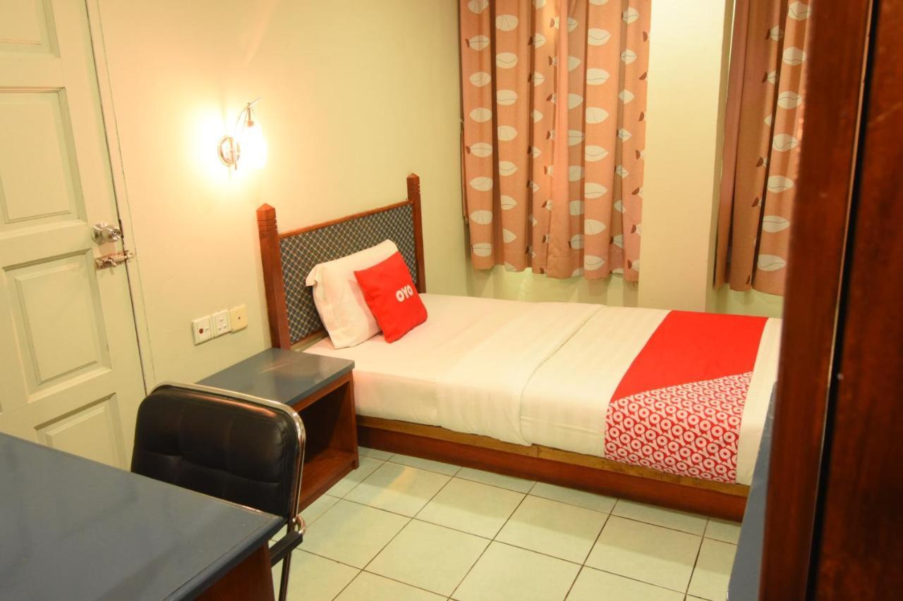Oyo 89642 Highway Inn Mukah Exterior foto