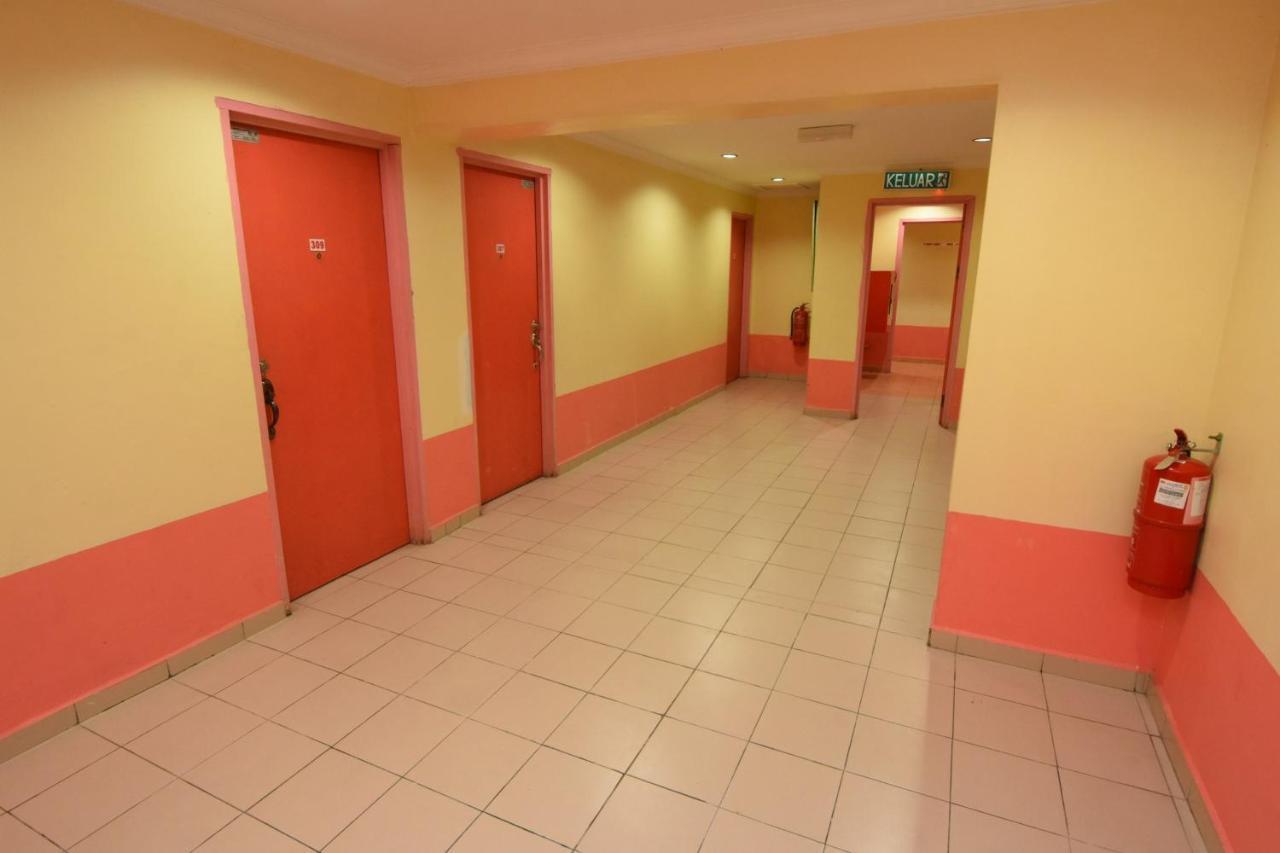 Oyo 89642 Highway Inn Mukah Exterior foto